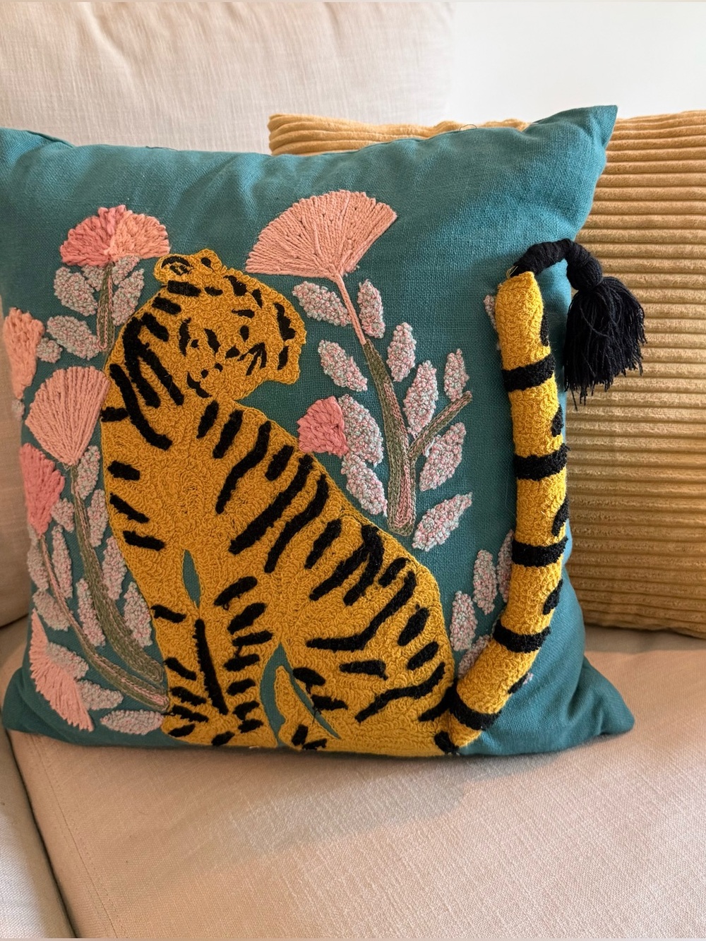 Set of 2 Hand Tufted Tiger Throw Pillows Safari Animal Mustard Cotton 18x18 New